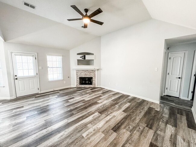 Photo - 1645 Sawmill Creek Ln