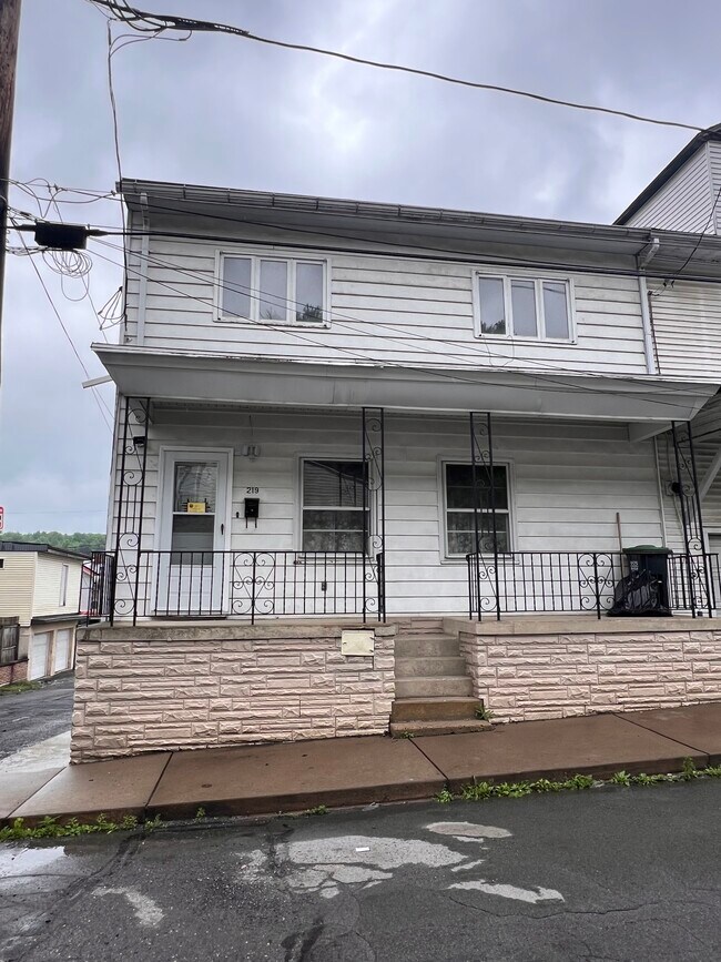 Front of the house - 219 W Maple St House