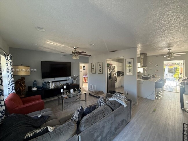 Photo - 1350 NE 134th St