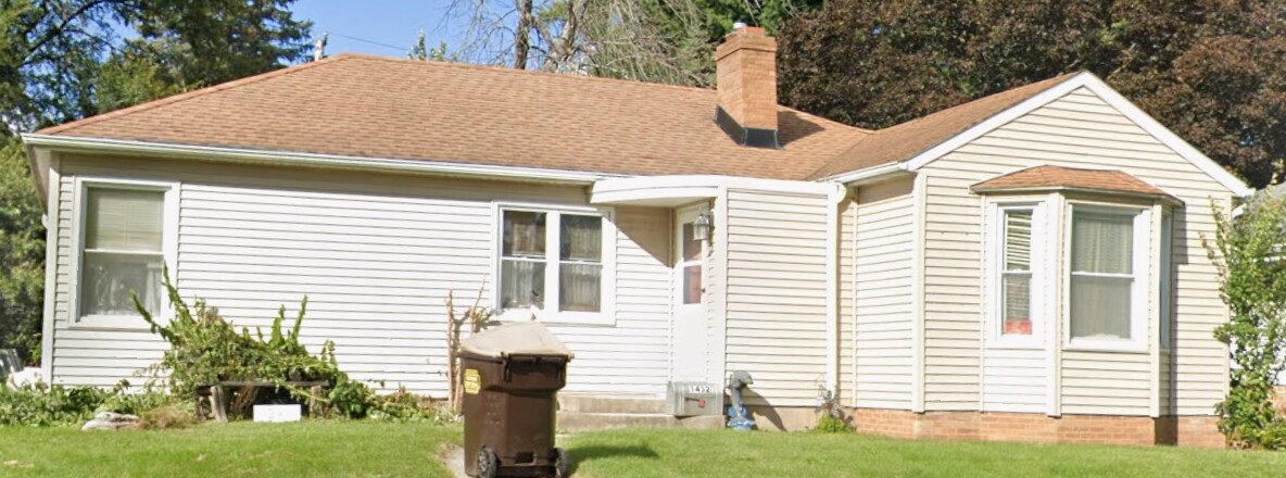 Photo - 1432 W American St