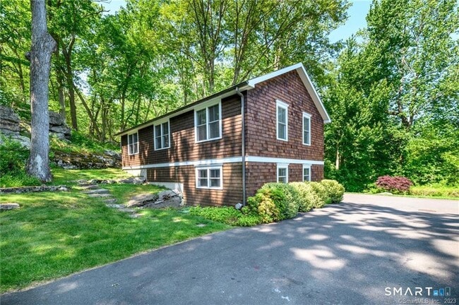 Photo - 102 Ladder Hill Rd N