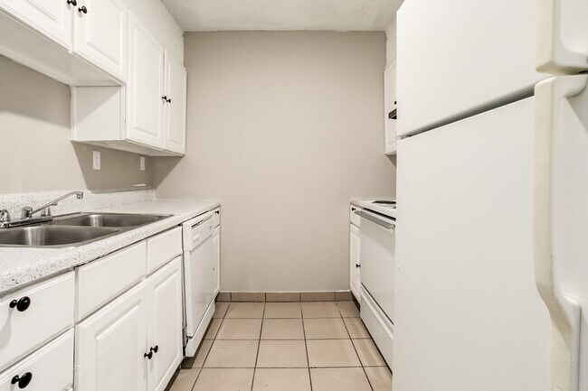 Photo - 2420 Delavan Ave