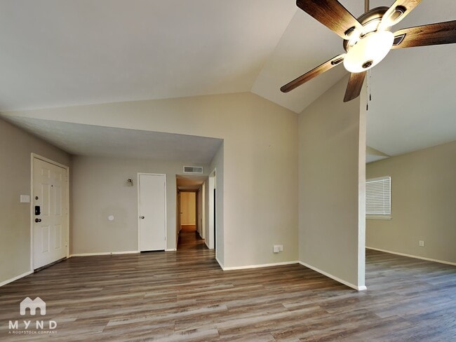 Photo - 2822 Canary Ln