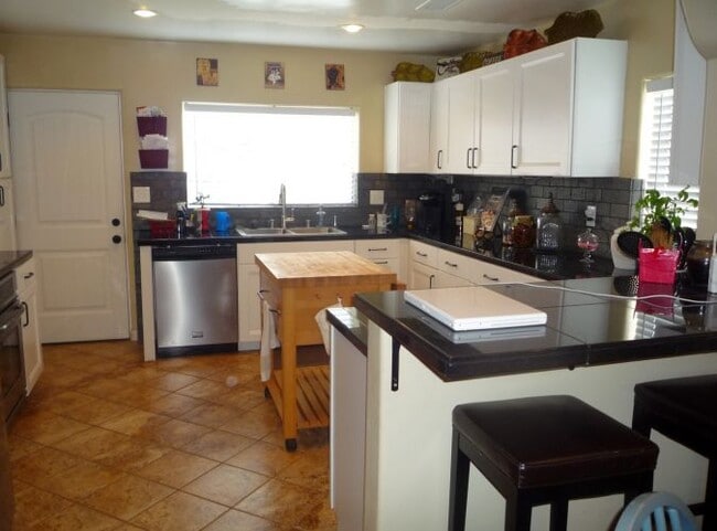 Photo - 338 N Grant St