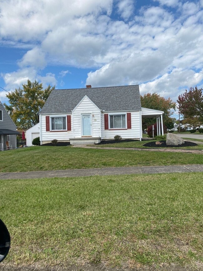 Building Photo - 422 Churchill Rd