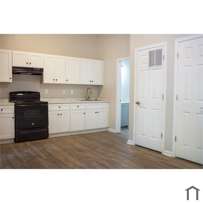 Photo - Room in Apartment on Stanton Rd SW