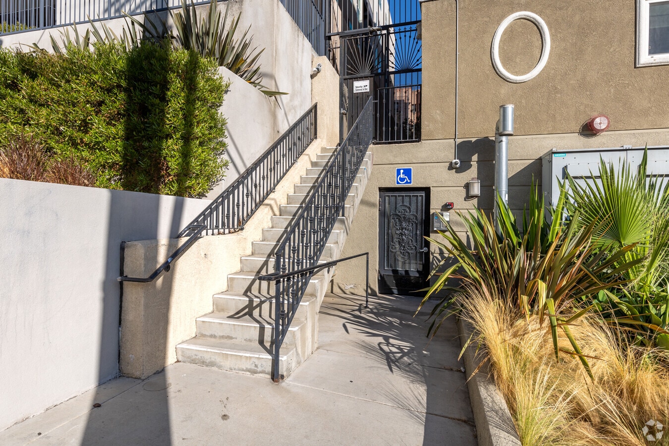 Photo - 442 S Lake St