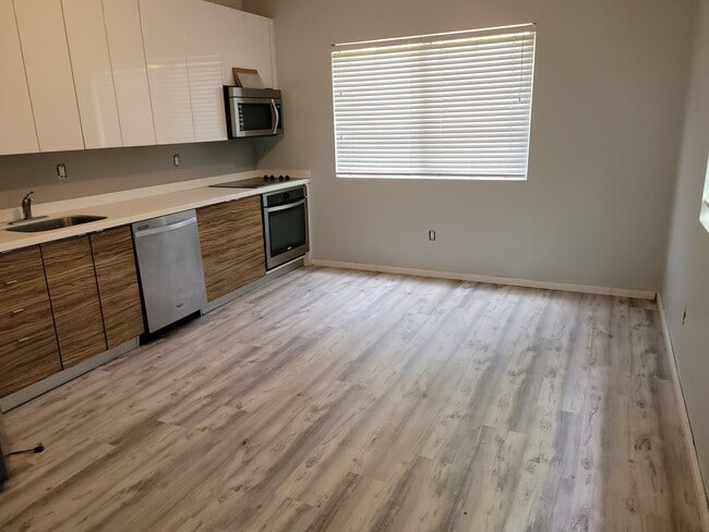 Photo - 820 15th St Unit 105