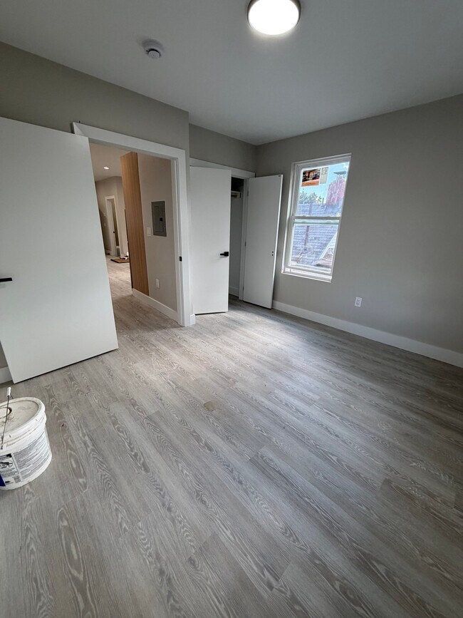 27 N Burnett St Unit 3