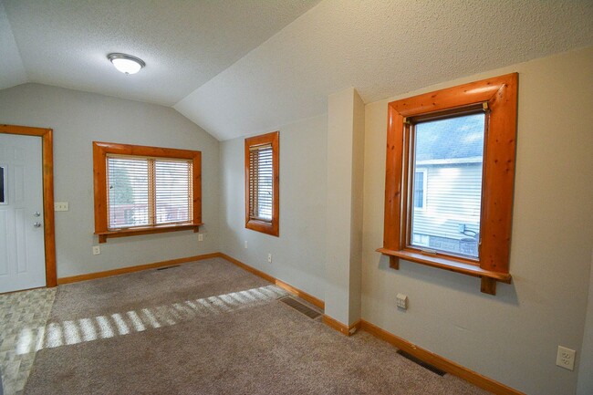 Photo - Rent Special!  2 Bed, 1 Bath Home Near Mayo Clinic