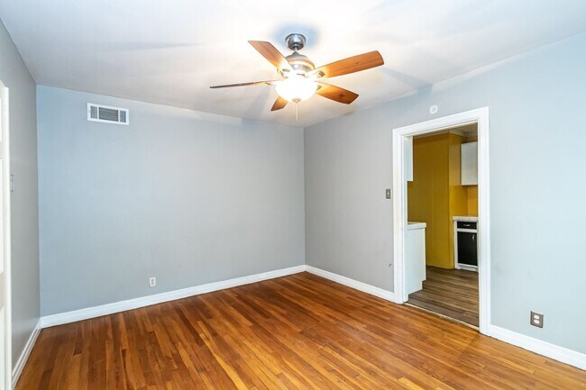 Photo - 2513 21st St Unit Front