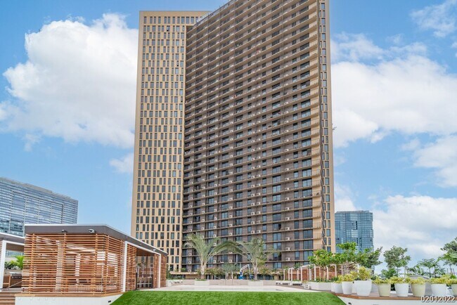 Photo - Luxury Studio in the HEART OF KAKAAKO, FURNISHED W/CENTRAL AC & PARKING!