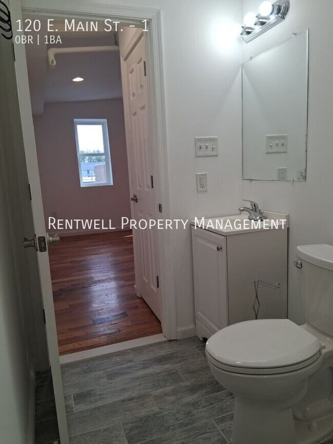 120 E Main St Unit 1