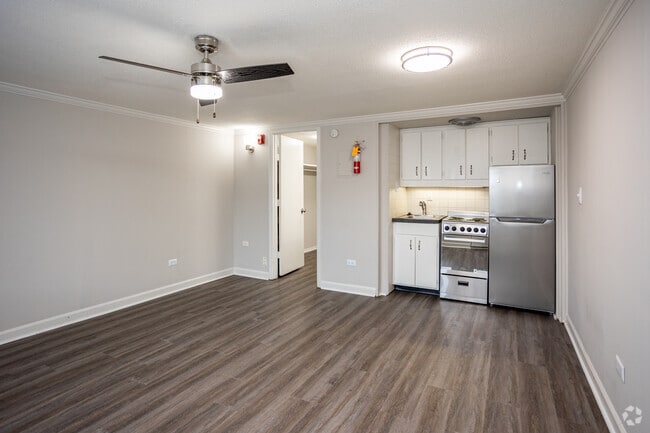Studio, 1BA - 350SF - Kitchen
