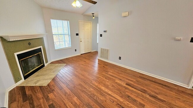 Photo - West Knoxville 37923 - 2 bedroom, 2 bath condo - Contact Ryan Fogarty (865) 333-4840