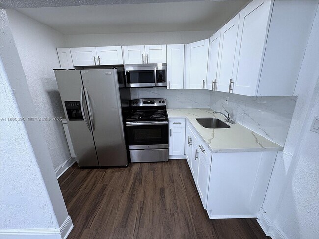 Photo - 1025 NW 7th Ave Unidad B