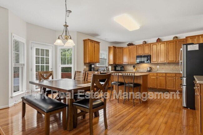 Photo - 3809 Stoneybrook Dr