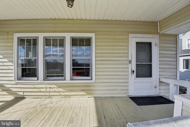 Building Photo - 209 Locust St Unit C