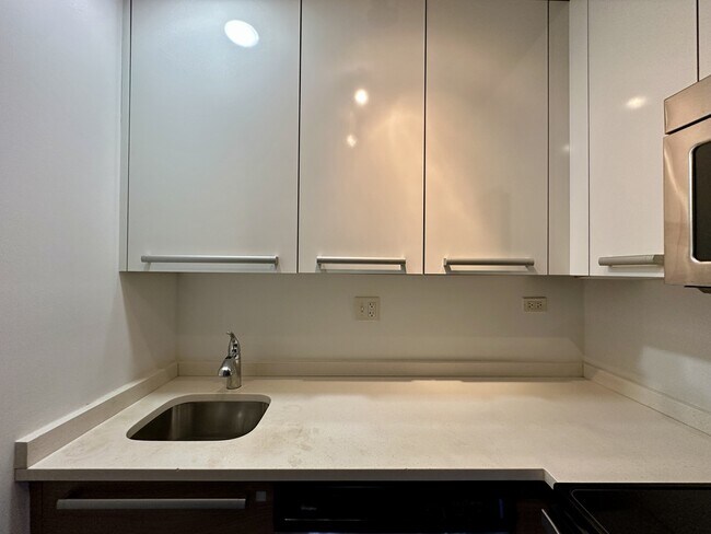 Photo - 925 W Carmen Ave Unit E3