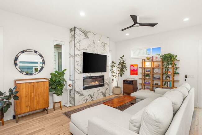 Photo - 2210 14th Ave N