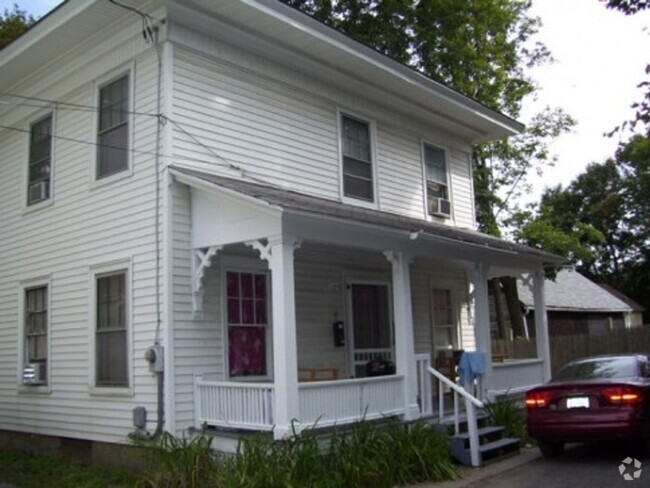 Building Photo - 5 Spruce Ave Unit 2 Rental