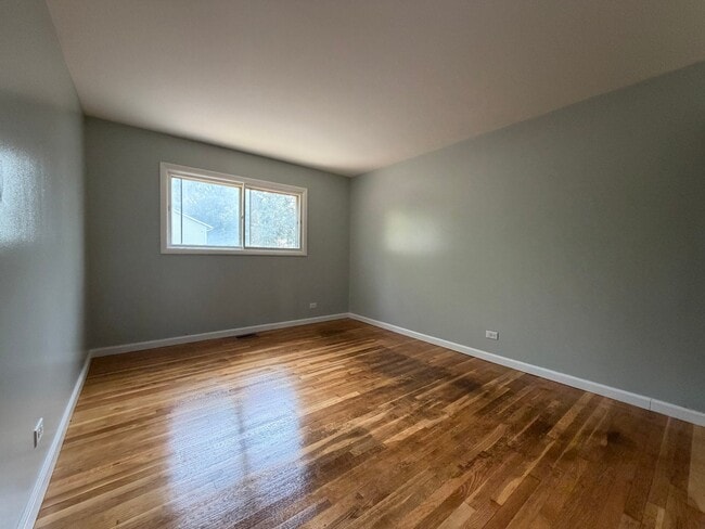 Photo - 1068 Bristol Ct