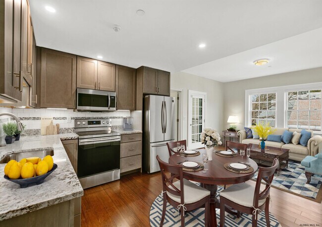 Photo - 25 Lawrence St Unit 3C