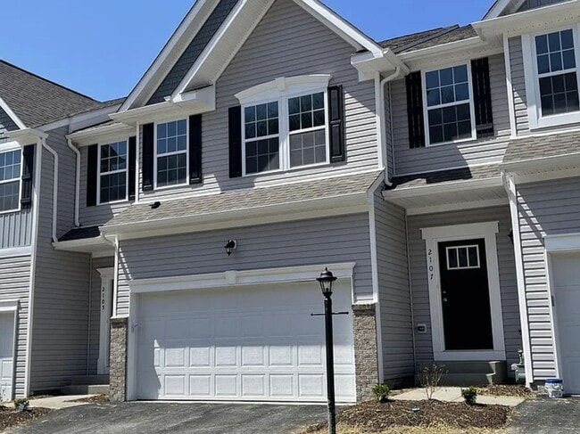 Building Photo - Imperial - 3 Bedroom 2.5 Bathroom - Large ... Rental