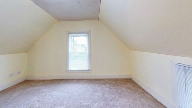 Photo - 412 Lakeway Dr