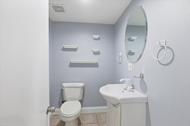 Building Photo - 2117 N Humboldt Blvd Unit G