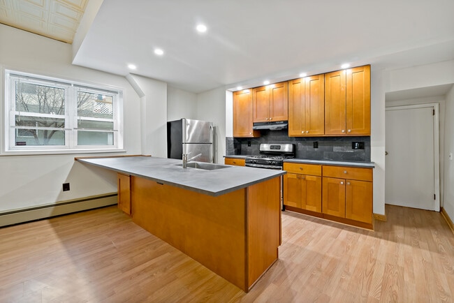 Building Photo - 1332 S 7th St