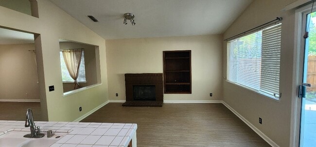 Photo - Beautiful Single-Story 4BR/2BA Home – Quie...