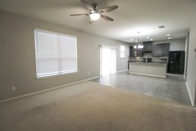 6730 Loma Blanca