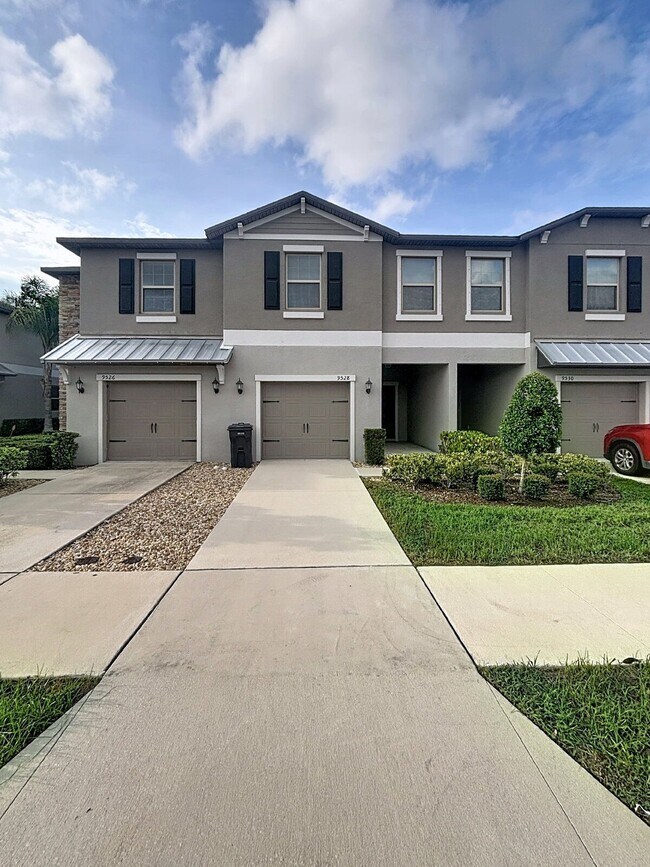 Building Photo - 9528 Pembrooke Pines Dr