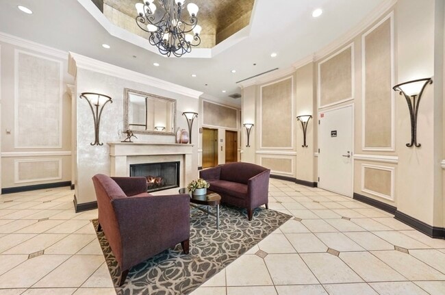 Lobby - 340 W Superior St Unit 710