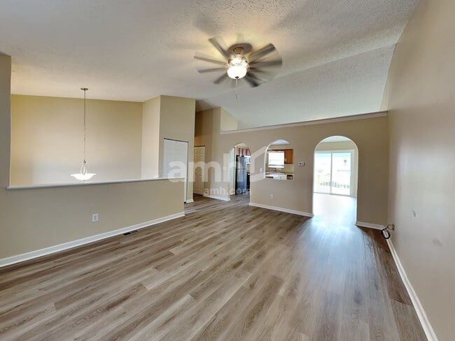Photo - 7057 Bennell Dr