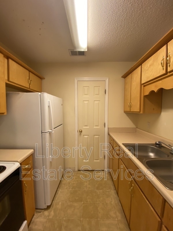Photo - 135 Rolland St Unidad Apt 28