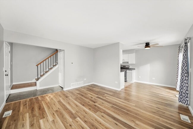 Photo - 1033 Glouchester Harbor