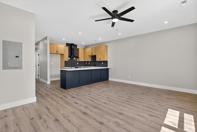 5207 Camelia Rd Unit 5207