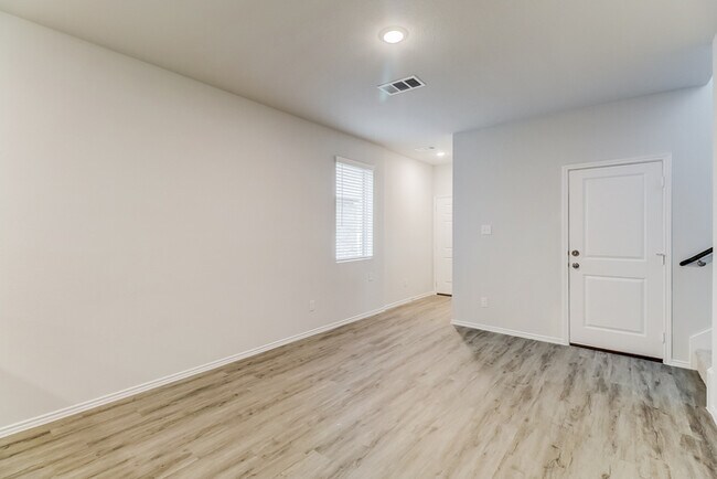 Photo - 3706 Ruth Dr