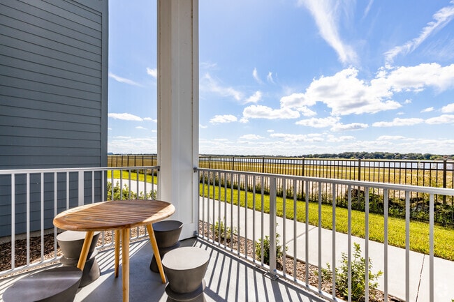 2 BR, 2 BA - 1,102SF