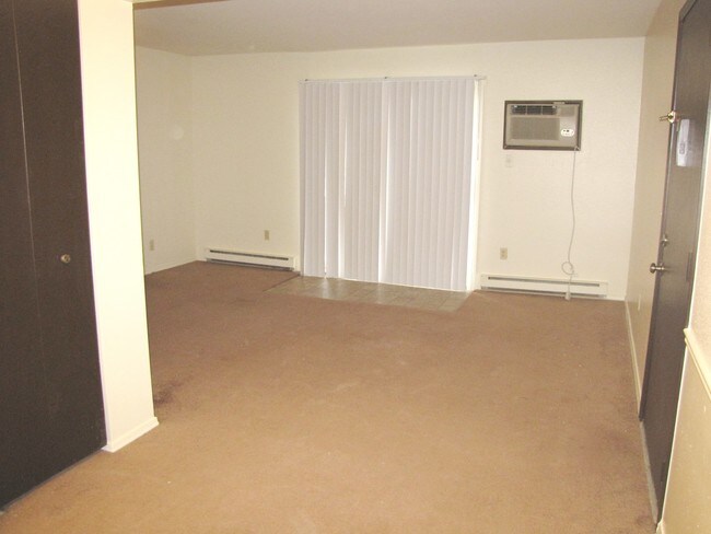Jandal Apartments For Rent In Rossford Oh Forrent Living Area Jandal Apartments