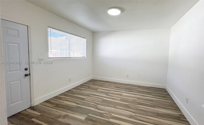 Photo - 120 NE 55th St Unit 4