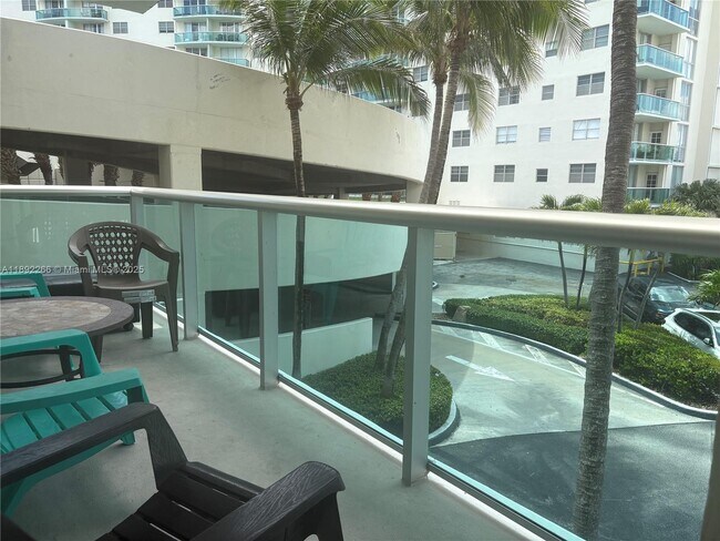 Photo - 3801 S Ocean Dr Unidad 2O