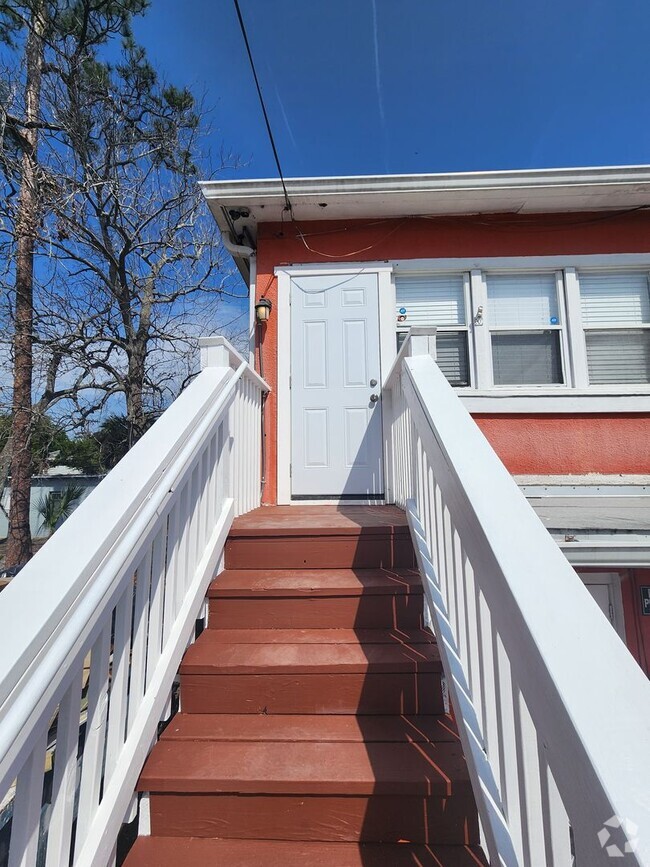 Building Photo - **UNDER NEW MANAGEMENT ** Renovated 2 Be... Unit 301-9 Rental