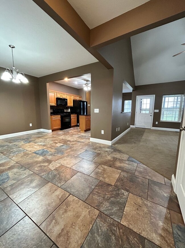 Photo - 310 Oak Vista Dr