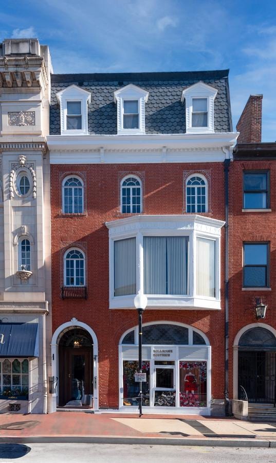 Amazing location on a great block in historic Mount Vernon - 403 N Charles St Unit Suite 500