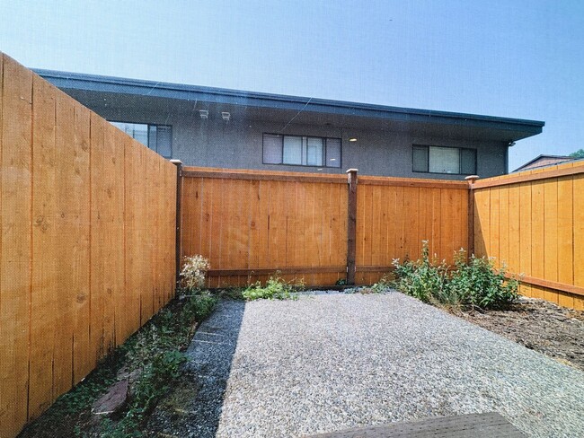 Building Photo - 10324 NE 186th St Unit 3