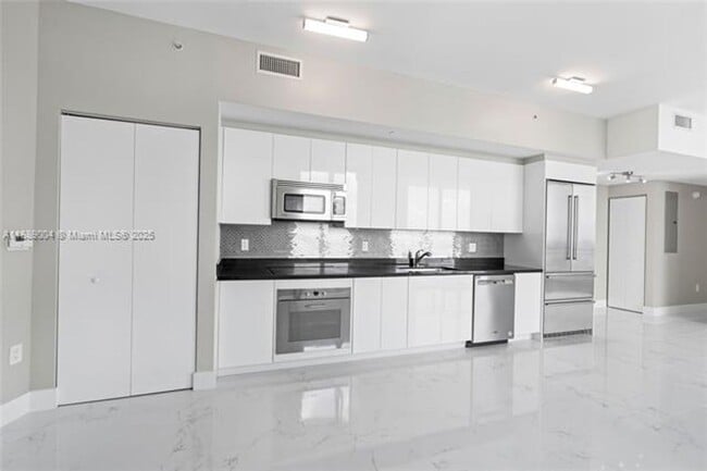 Photo - 92 SW 3rd St Unidad 92 SW 3rd St  5206