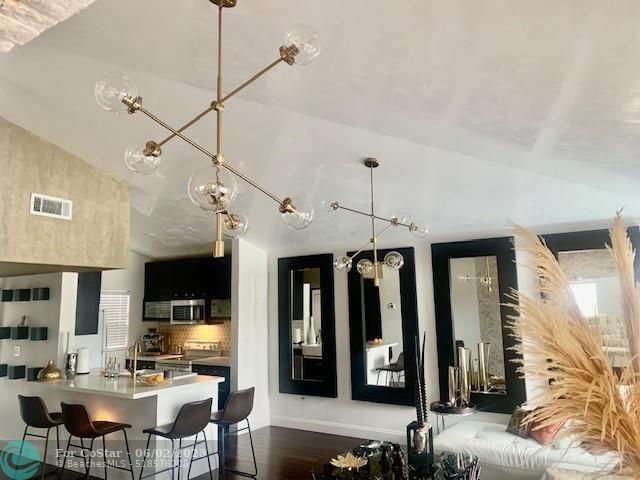 Photo - 2861 N Oakland Forest Dr Unidad 304 Rental